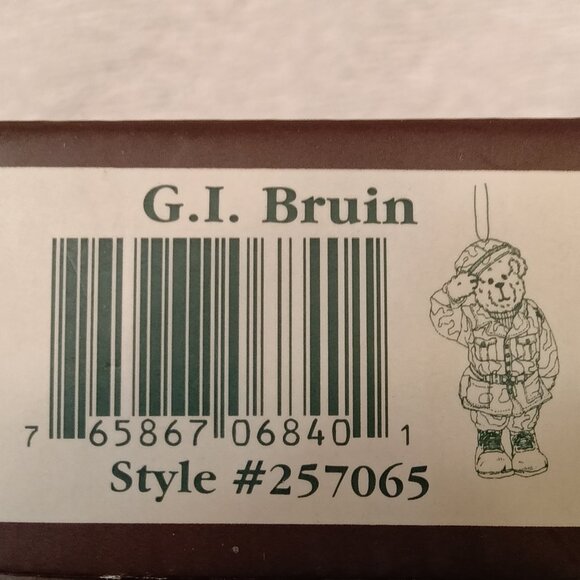 NIB VINTAGE / RETIRED 2004 Boyd's Bears & Friends Ornament #257065 "G.I. Bruin" - Picture 5 of 8
